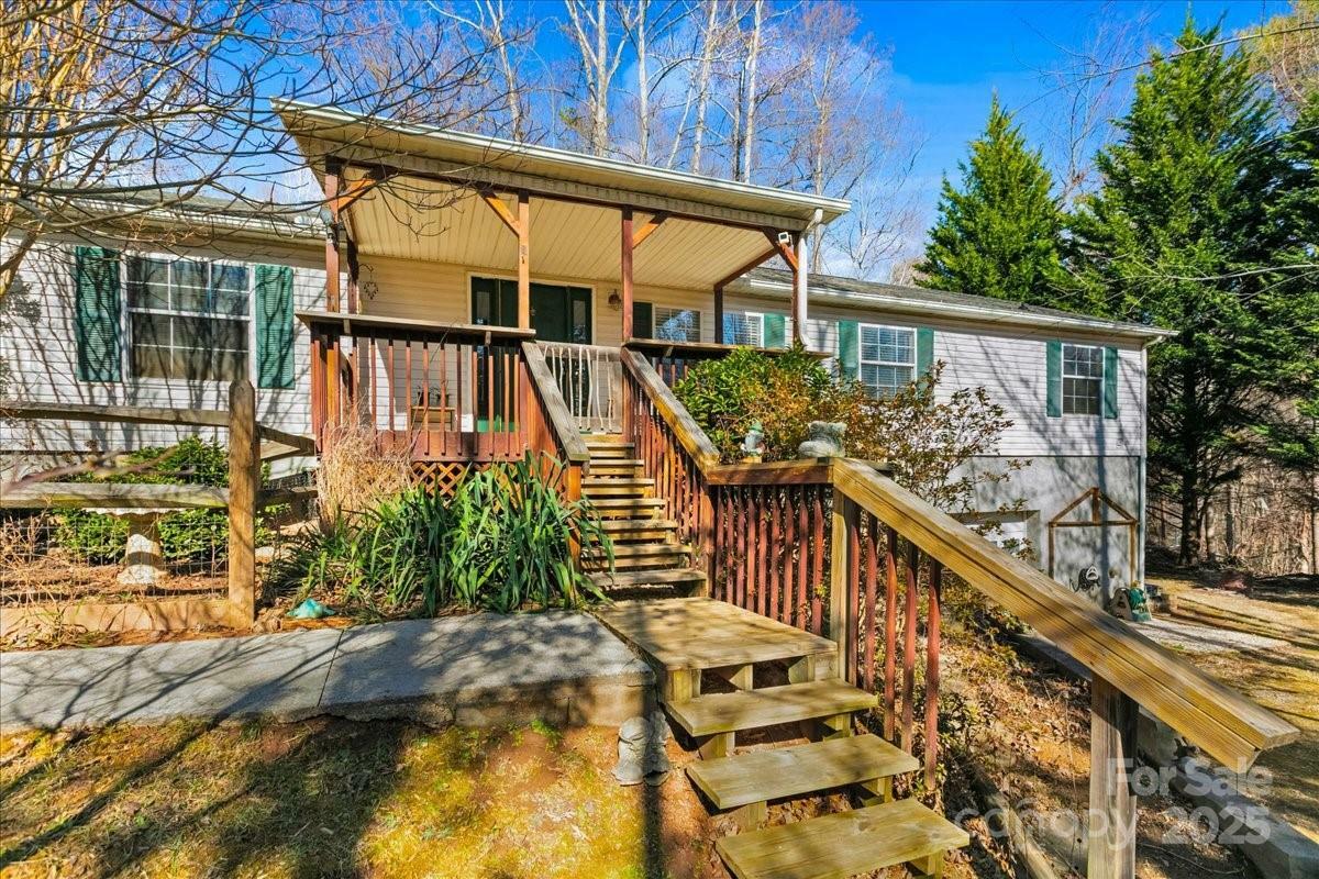 Property Photo: 35 Evelyn Acres Drive NC 28806