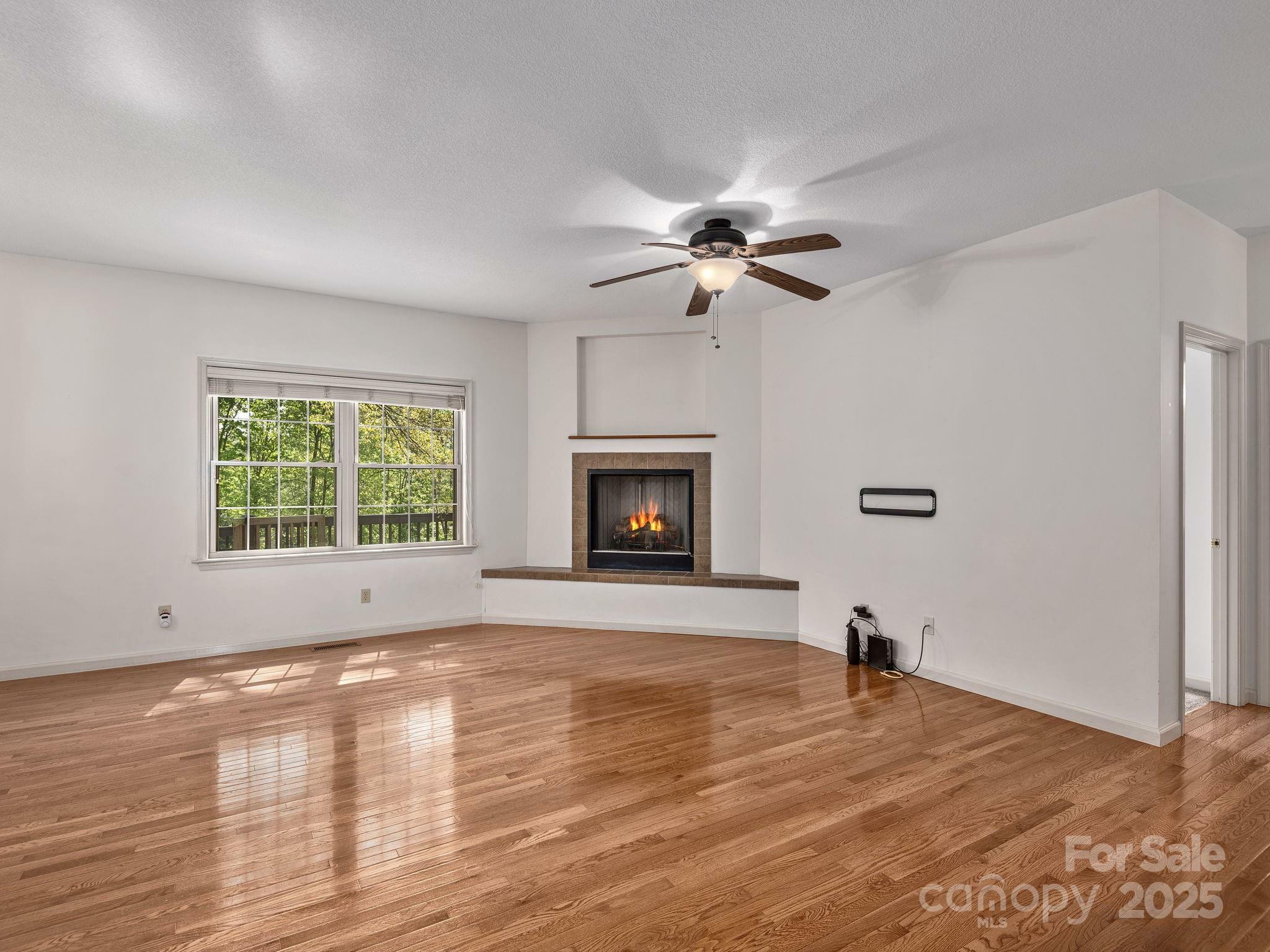 Property Photo: 44 Sunnyview Terrace NC 28806