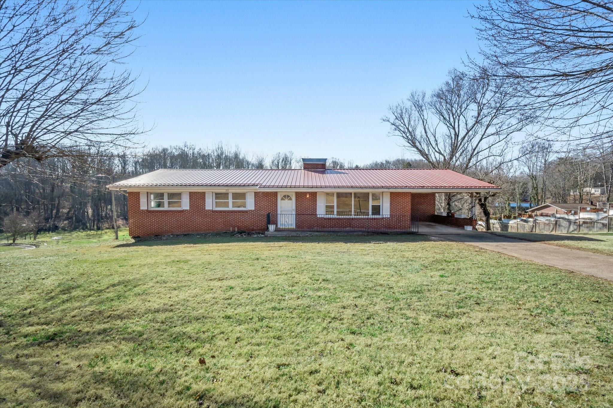 Property Photo: 700 Justice Ridge Road NC 28715