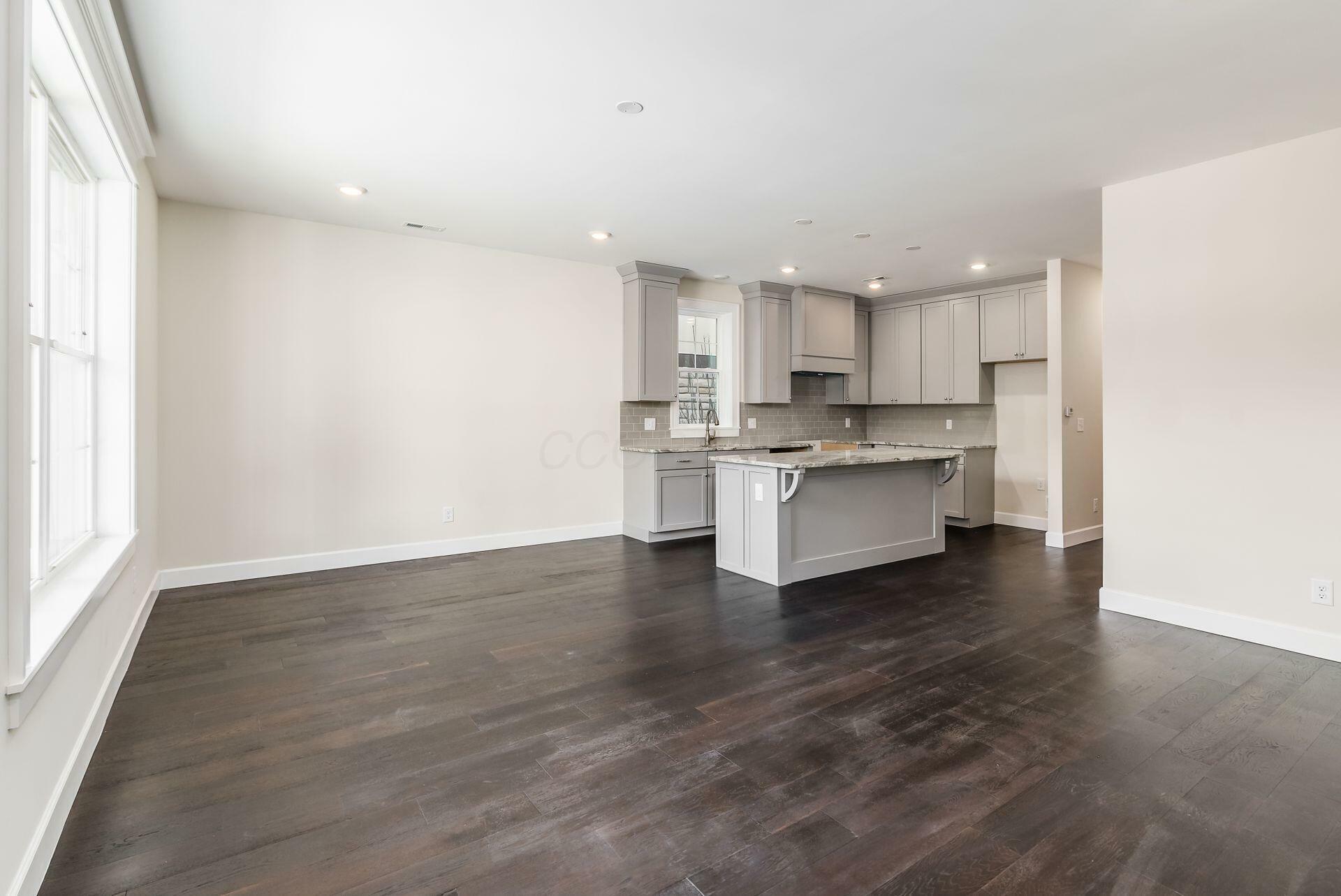 Property Photo: 2015 W Fifth Avenue OH 43212