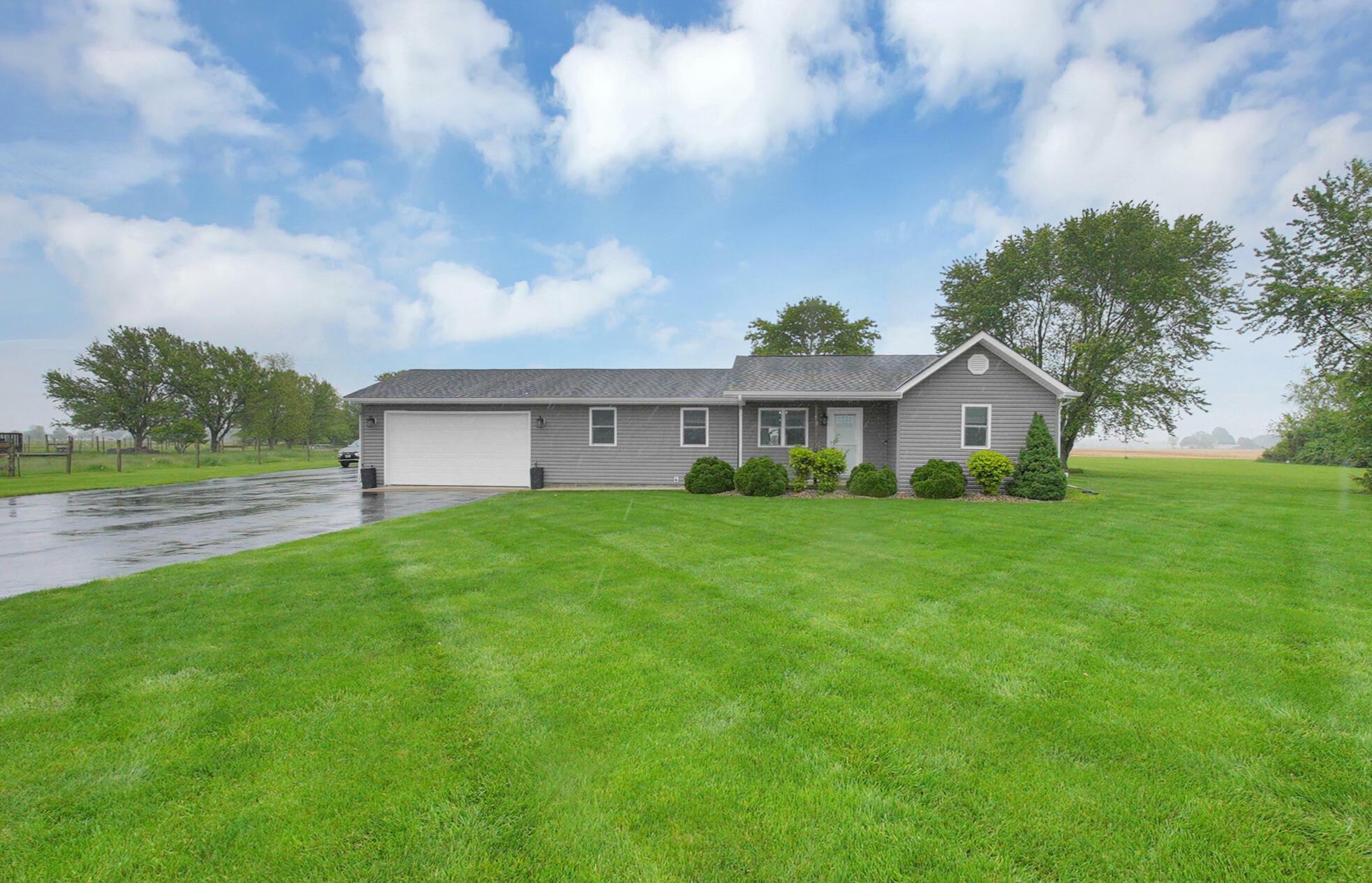 Property Photo: 13306 Ashville Pike OH 43103