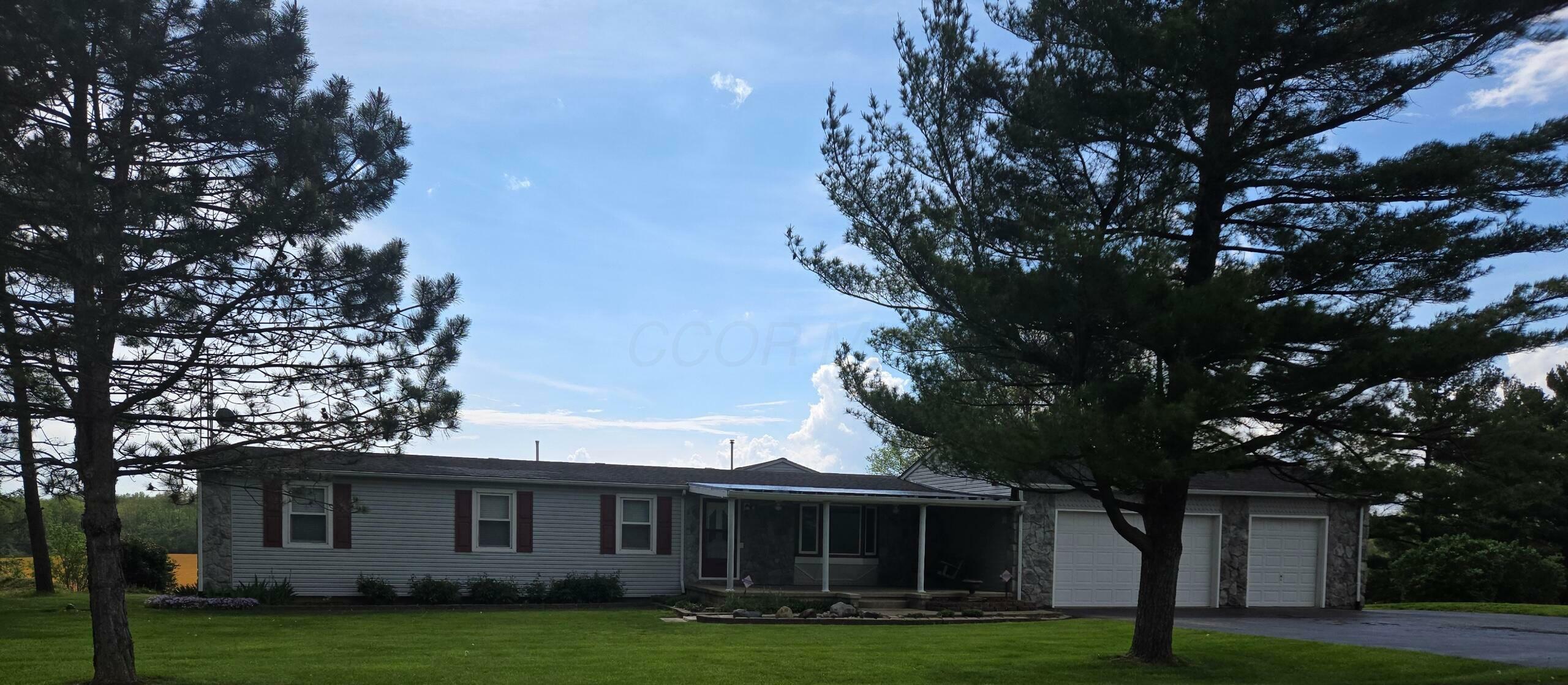 Property Photo: 10519 Darby Creek Road OH 43146