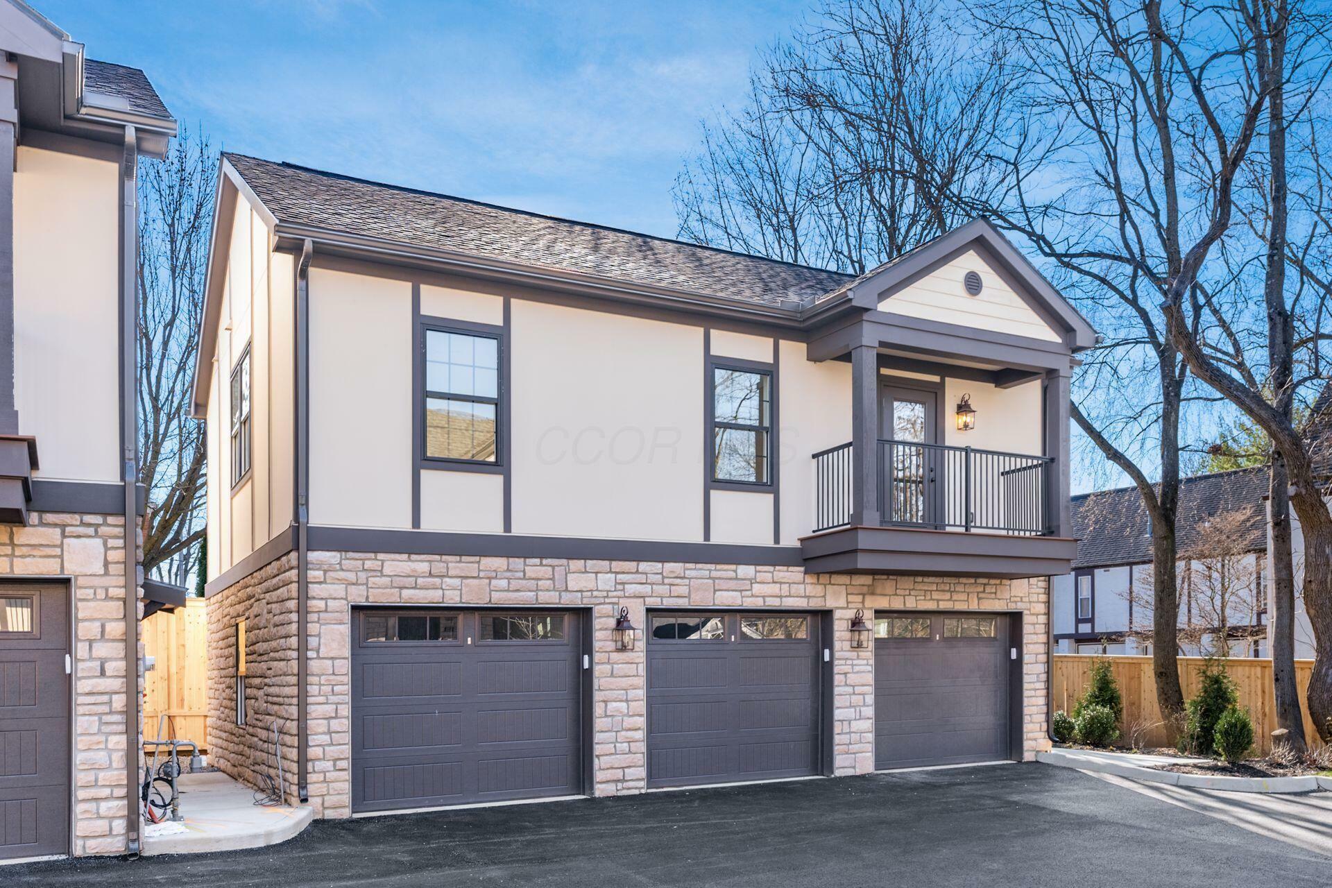Property Photo: 2015 W Fifth Avenue OH 43212