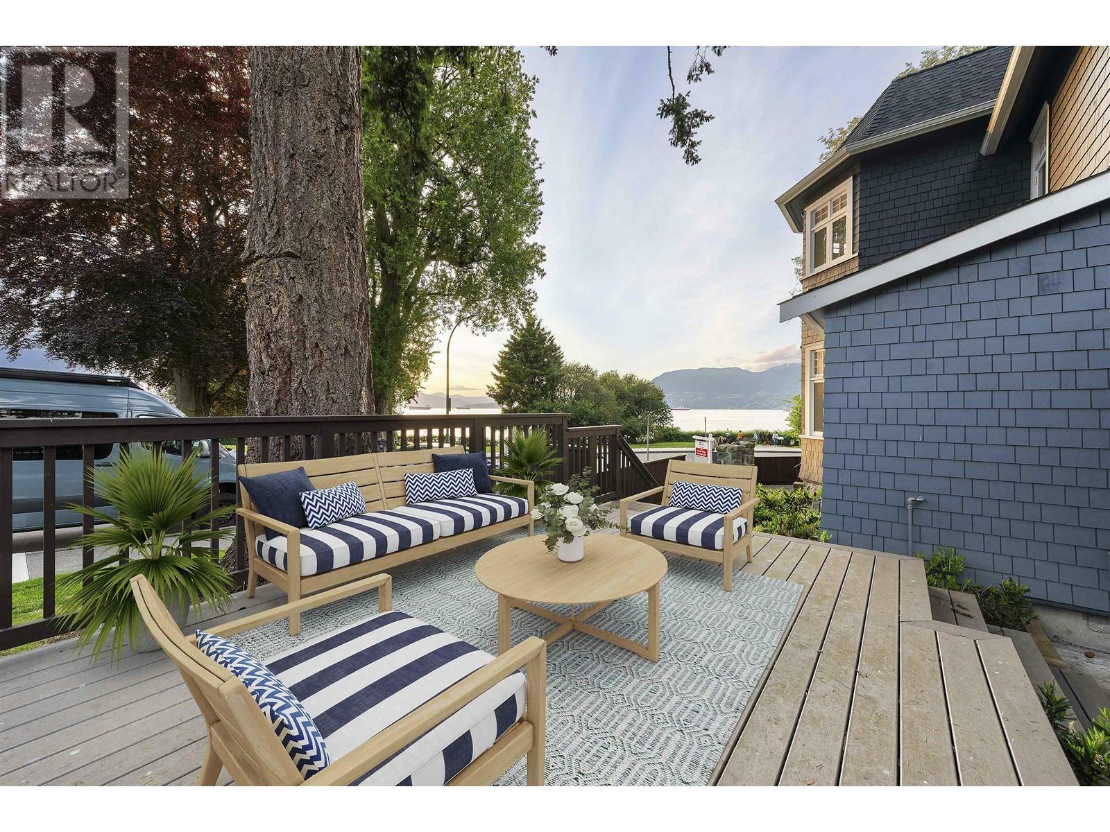 Photo de la propriété:  1428 Trafalgar Street  BC V6K 3R3 