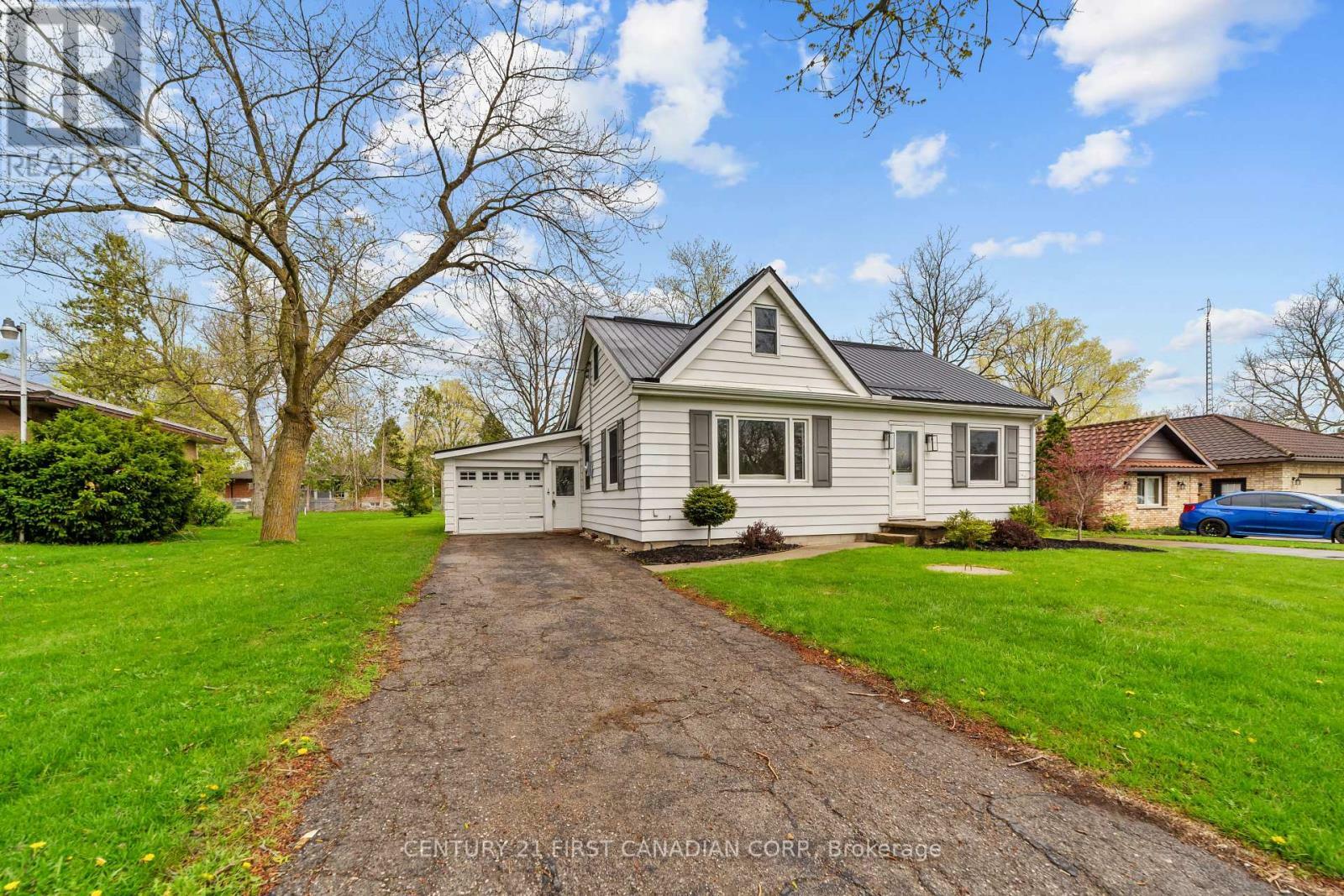 Property Photo: 24342 Poplar Hill Road ON N0M 2A0