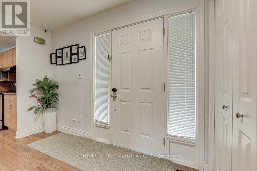 Property Photo: 1578 Birchwood Drive ON N6K 4X3