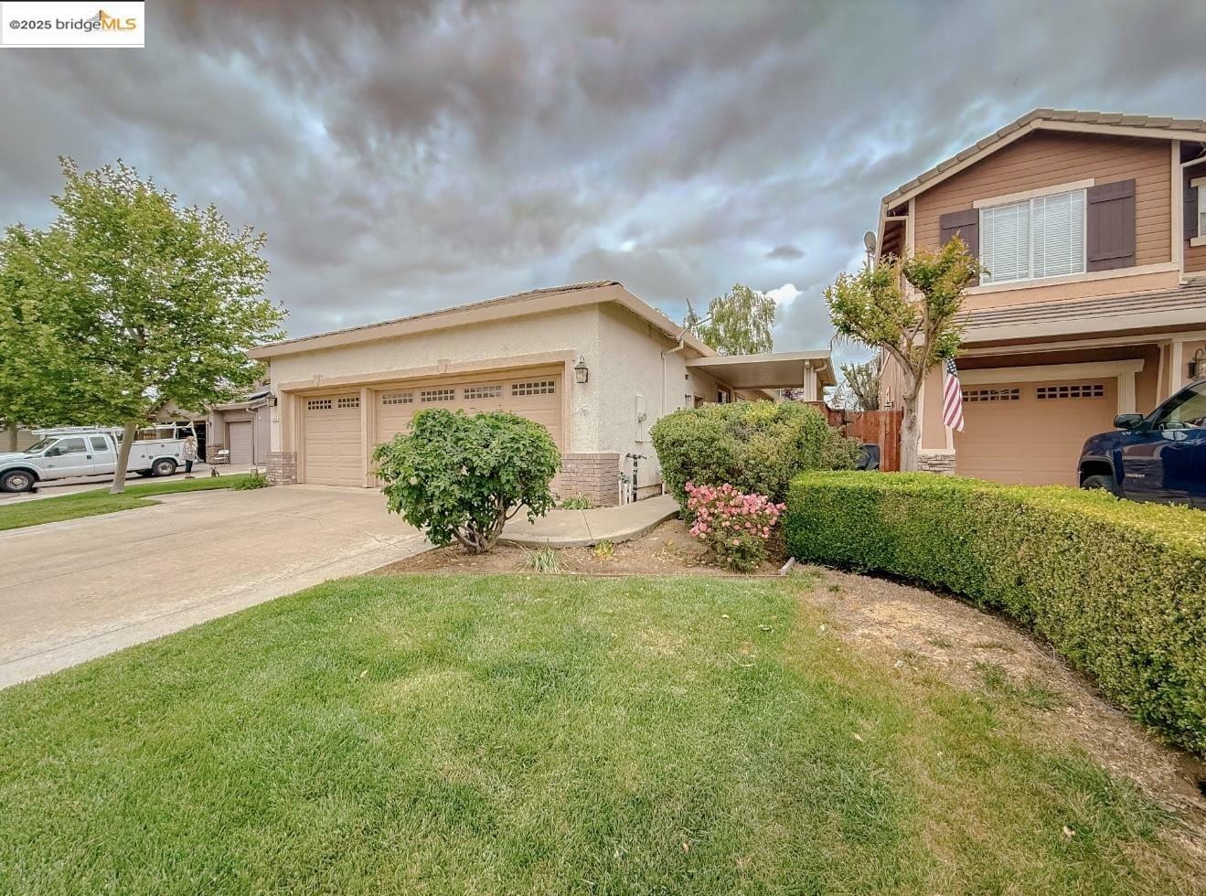 Property Photo: 400 Madison Ct CA 94513