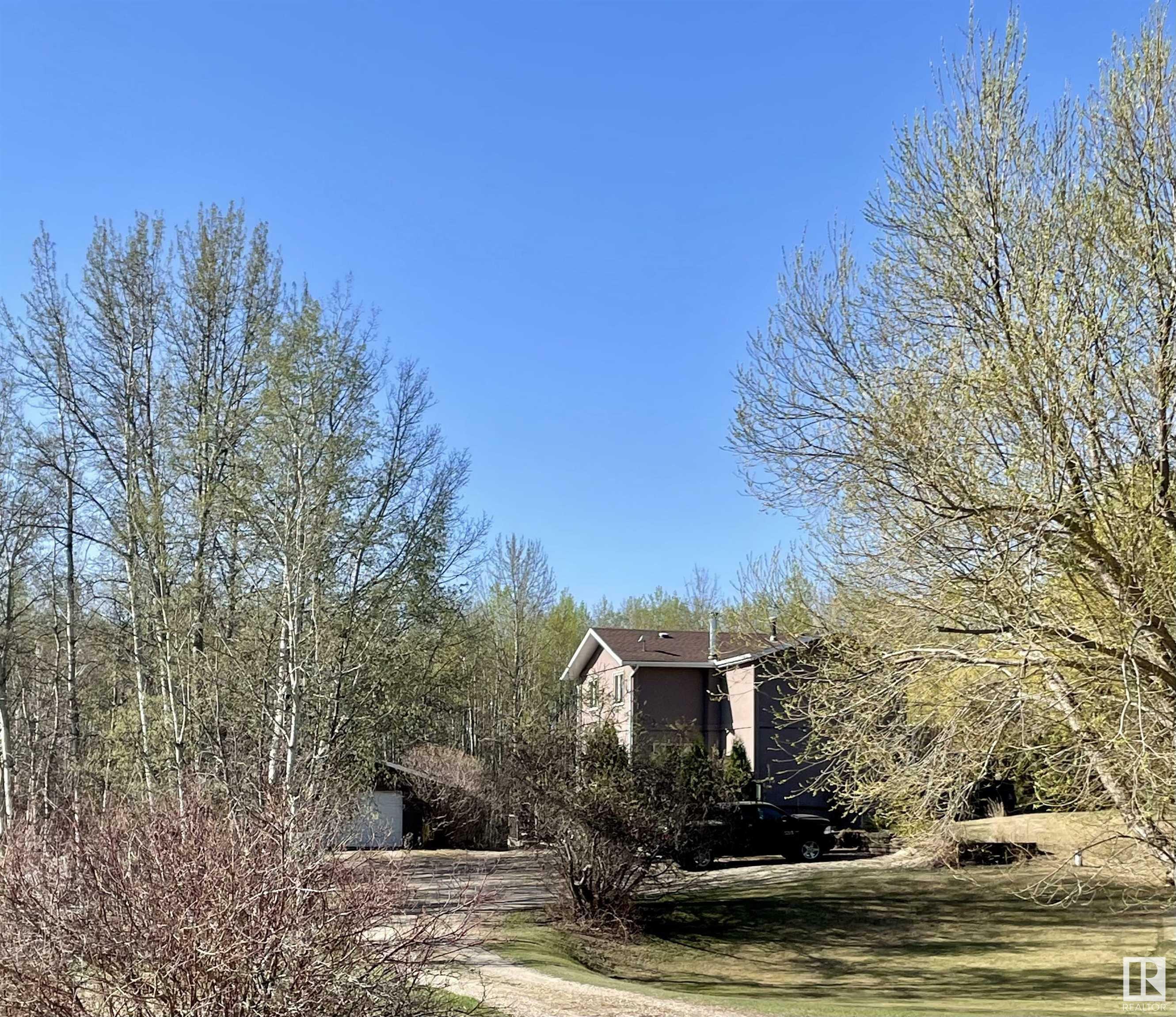 Property Photo: 1511 Parkland Drive 16 AB T7Y 2T6