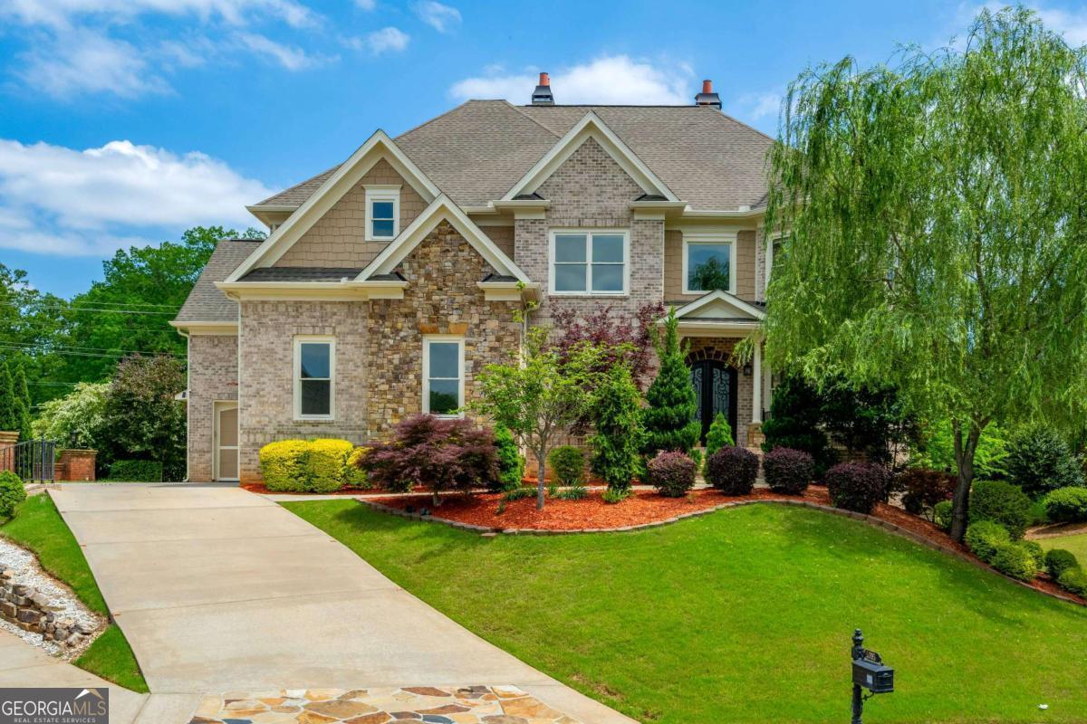 Property Photo: 5395 Lacosta Lane GA 30022