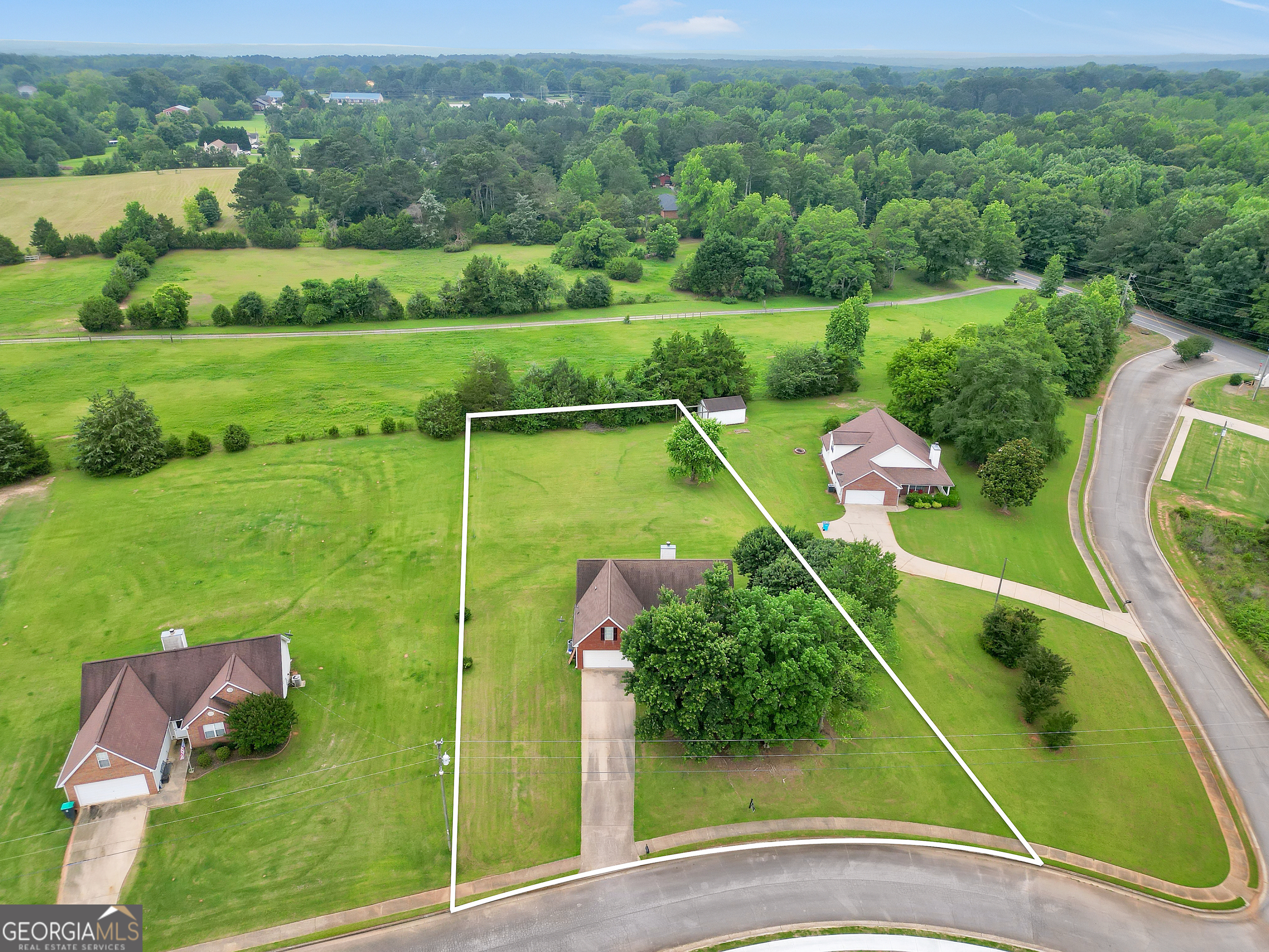 Property Photo: 502 Gallantry Trail GA 30252