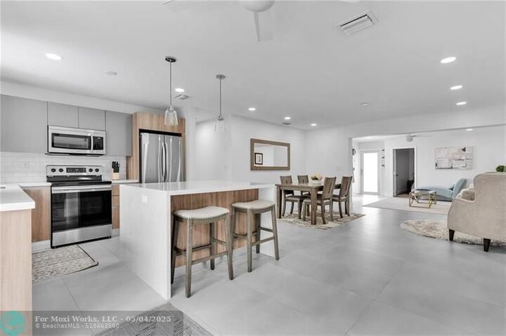 Property Photo: 617 NW 30th Ct FL 33311