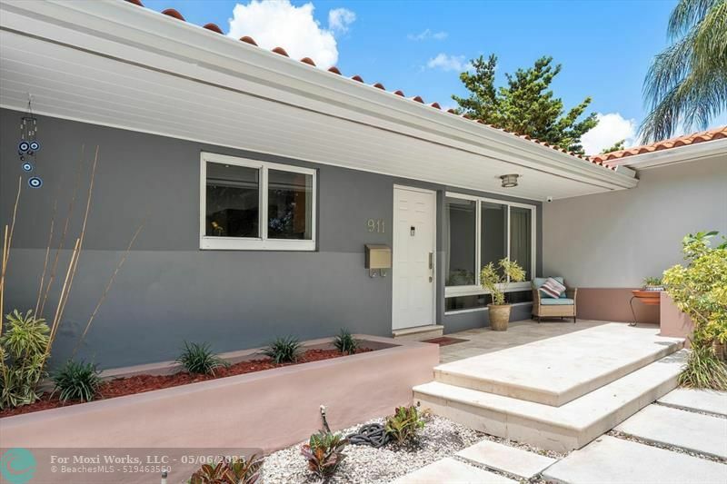 Property Photo: 911 Mariana Ave FL 33134