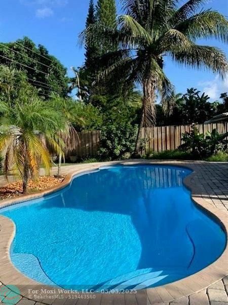 Property Photo: 1434 NE 16th Ave FL 33304