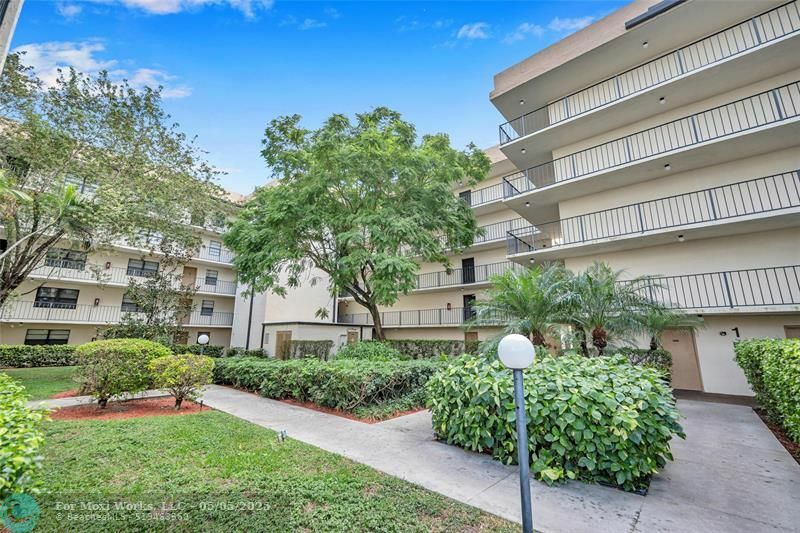 Property Photo: 6193 Rock Island Rd 512 FL 33319