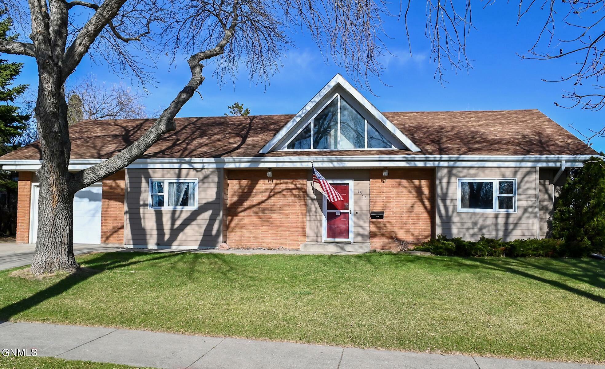 1612 6th Street NW  Minot ND 58703 photo