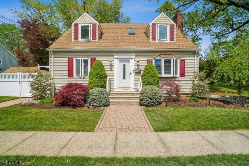 Property Photo: 118 Indian Run Pkwy NJ 07083