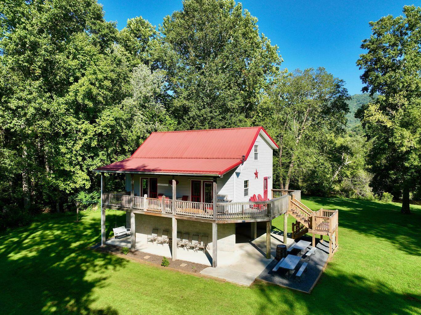 Property Photo: 560 S Emerald Isle WV 24910
