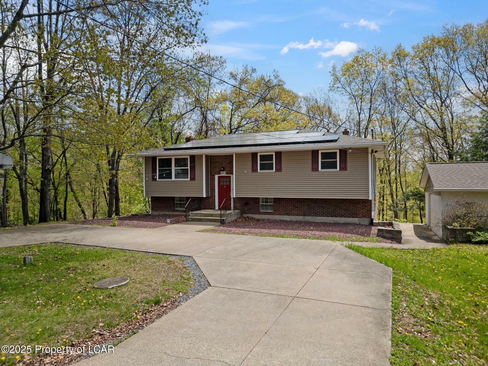 Property Photo: 441 Weavertown Road PA 18708