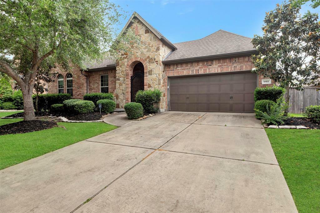Property Photo: 9911 St Romain Drive TX 77494