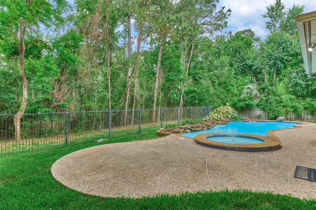 Property Photo: 94 S Plum Crest Circle TX 77382