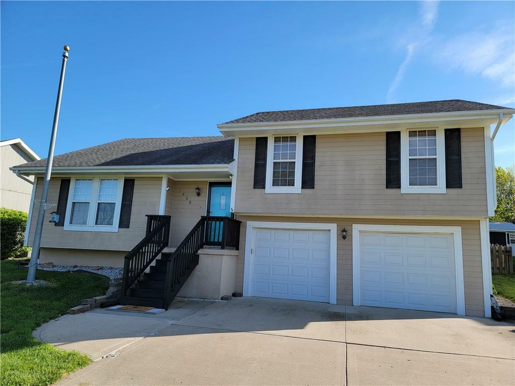 Property Photo:  1409 W Concord Drive  MO 64477 