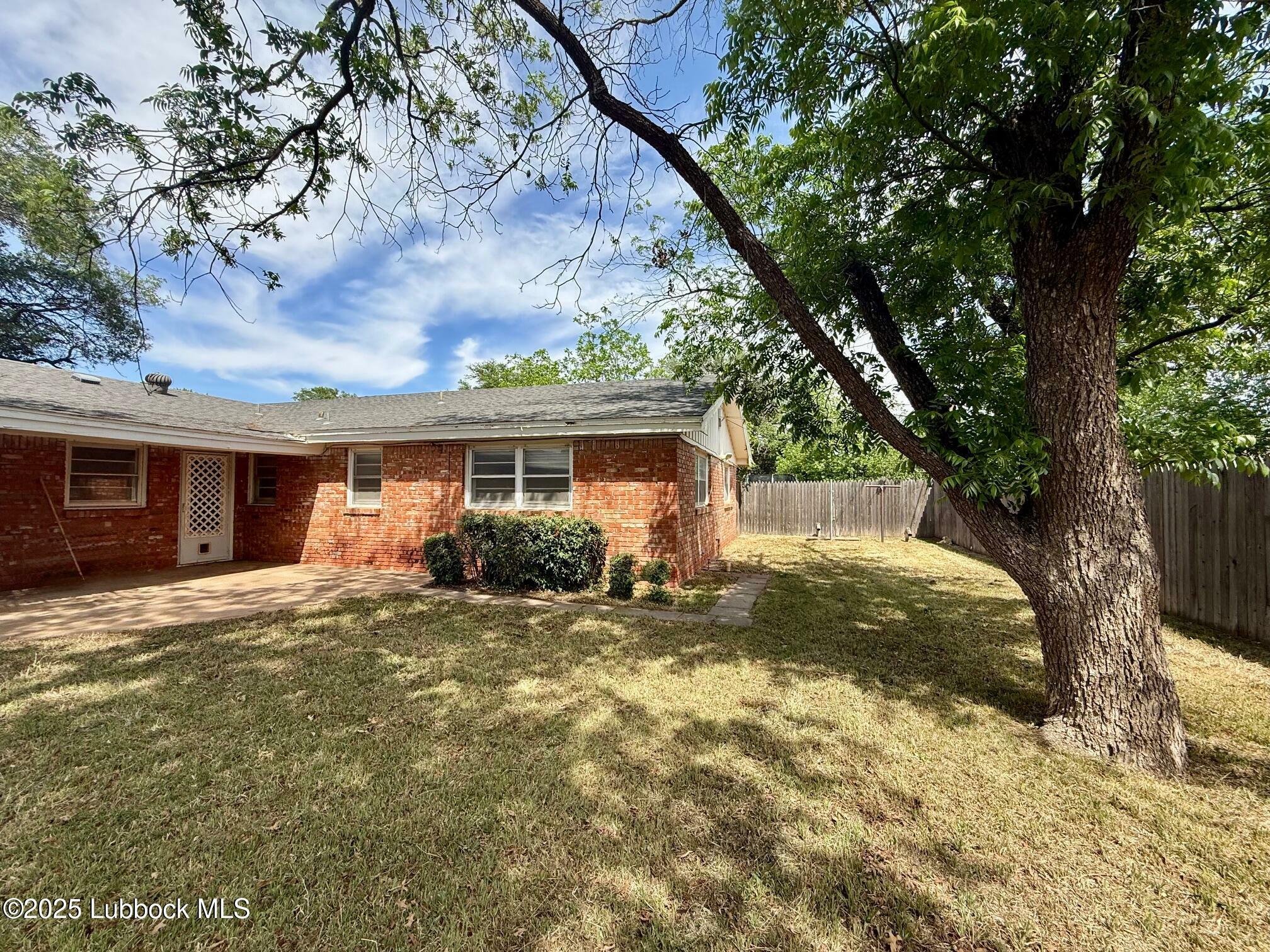 Property Photo: 2107 53rd Street TX 79412