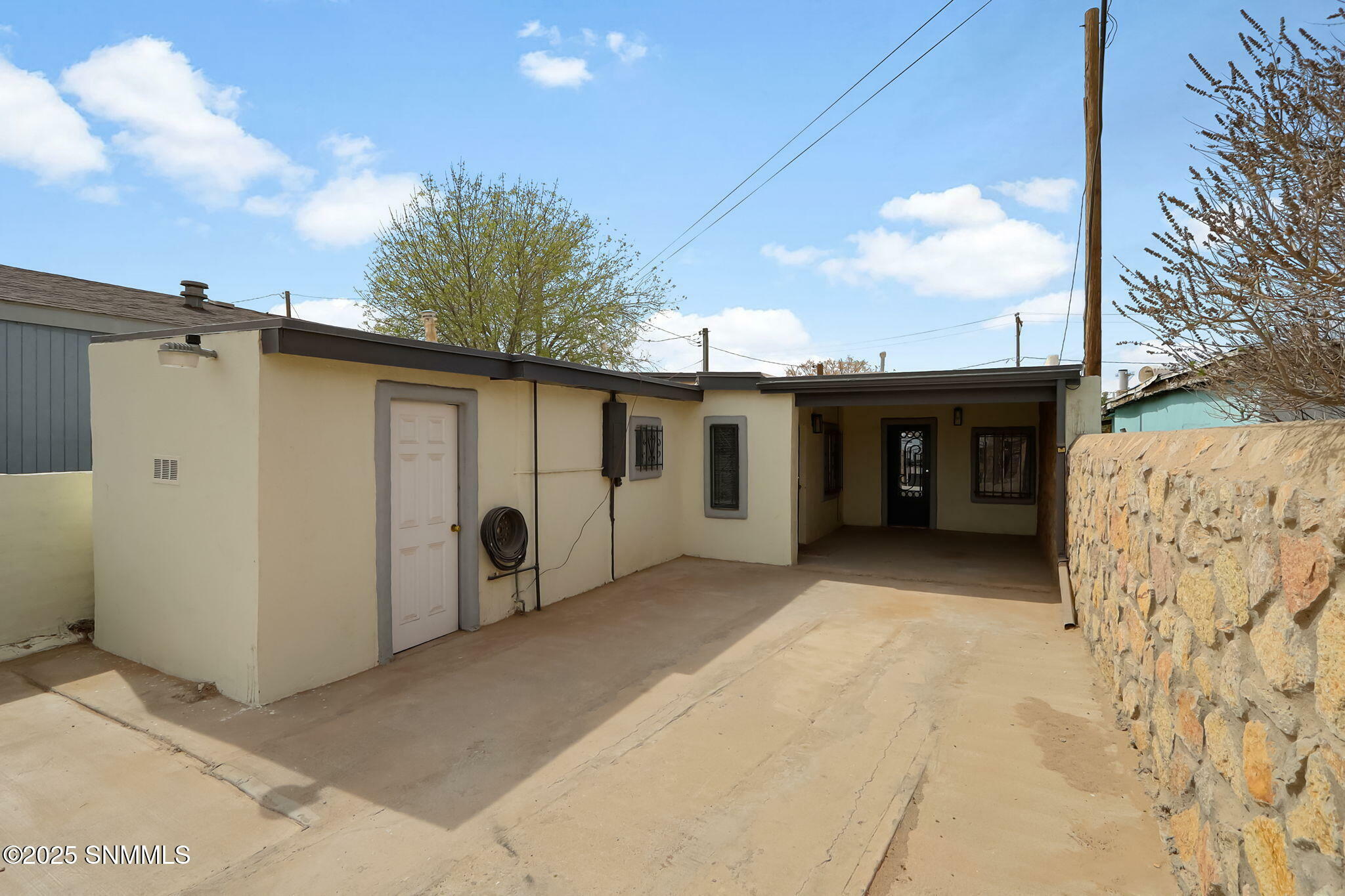 Property Photo: 119 Calle Obregon NM 88063