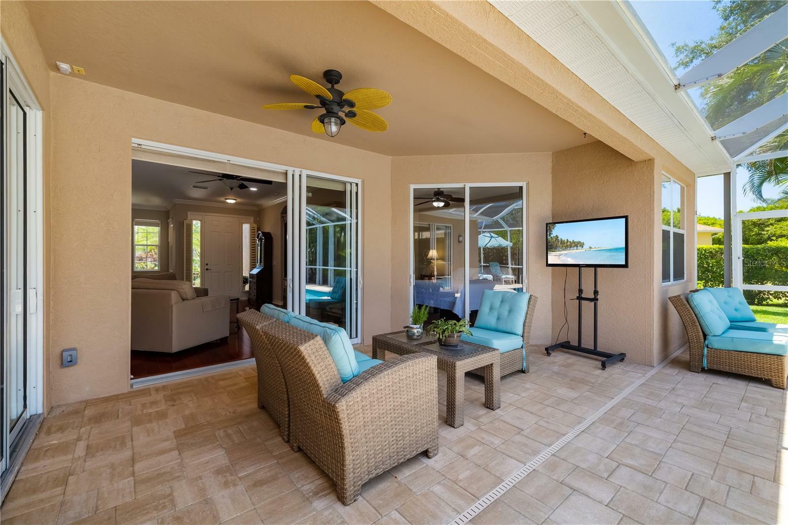 Property Photo: 7804 Edmonston Circle FL 34201