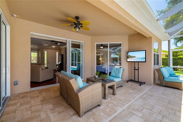 Property Photo: 7804 Edmonston Circle FL 34201