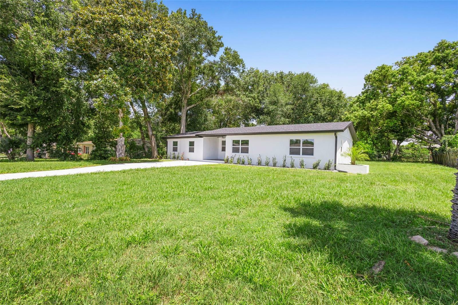 Property Photo: 50 Community Drive FL 32713