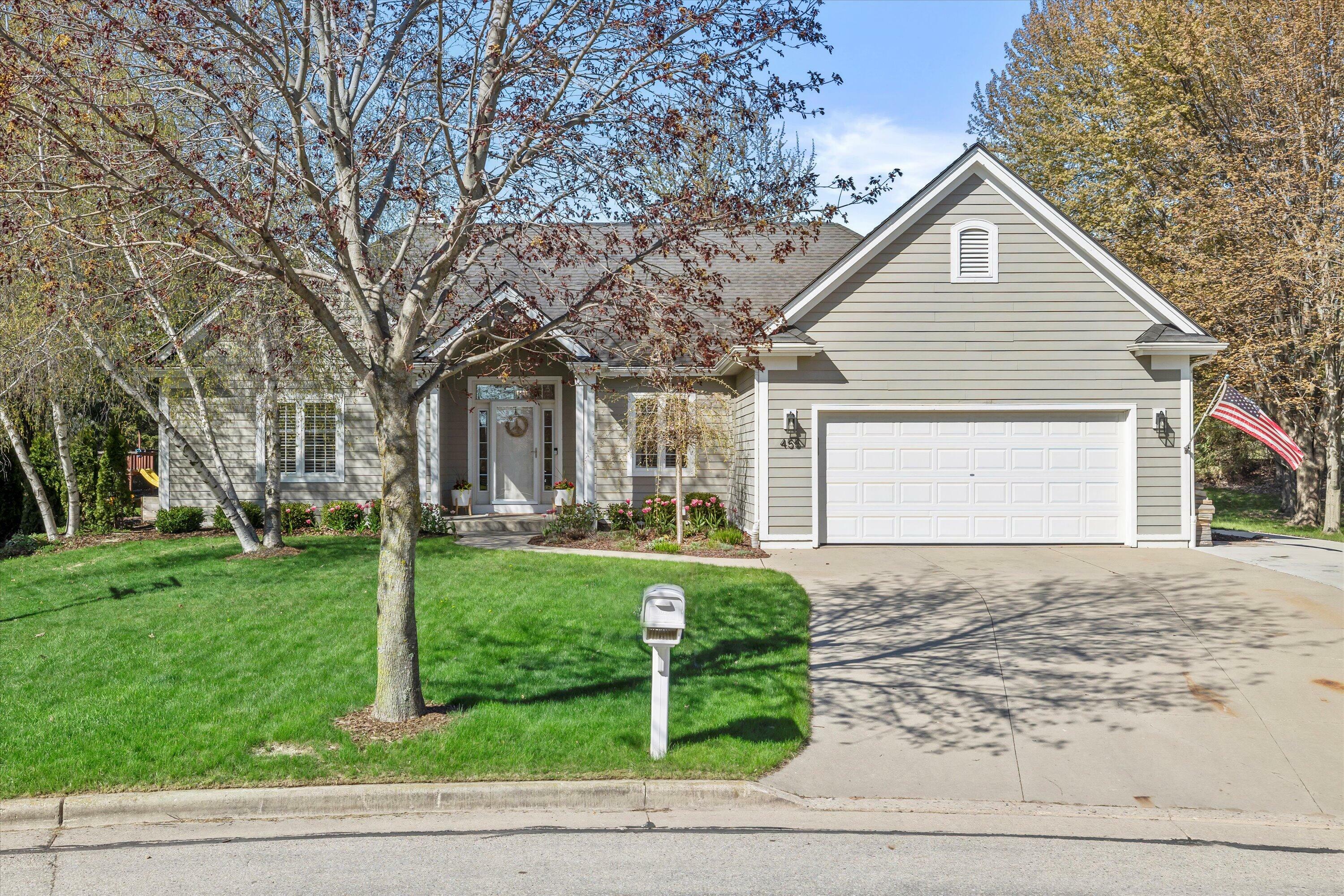 Property Photo: 455 Tanager Ct WI 53024