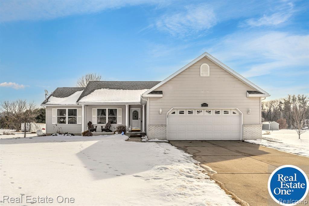 Property Photo:  
