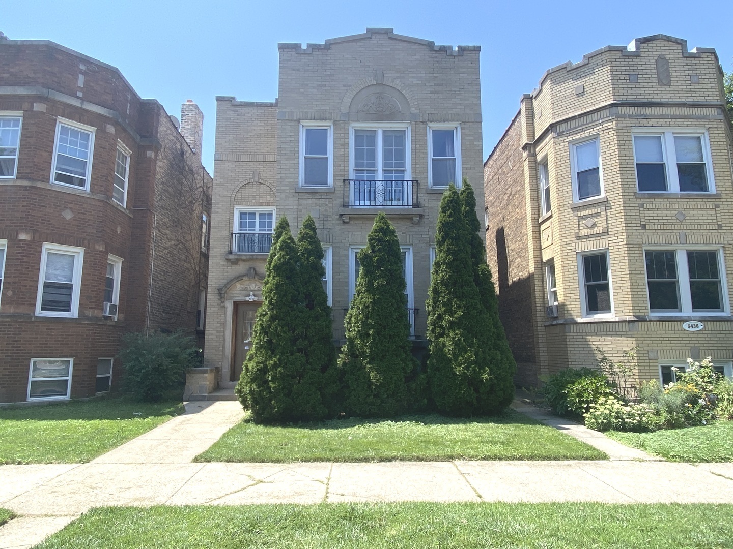 Property Photo: 5434 N Spaulding Avenue 1 IL 60625