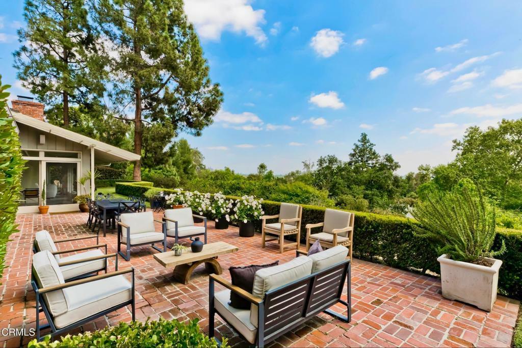 Property Photo: 1700 Devon Road CA 91103
