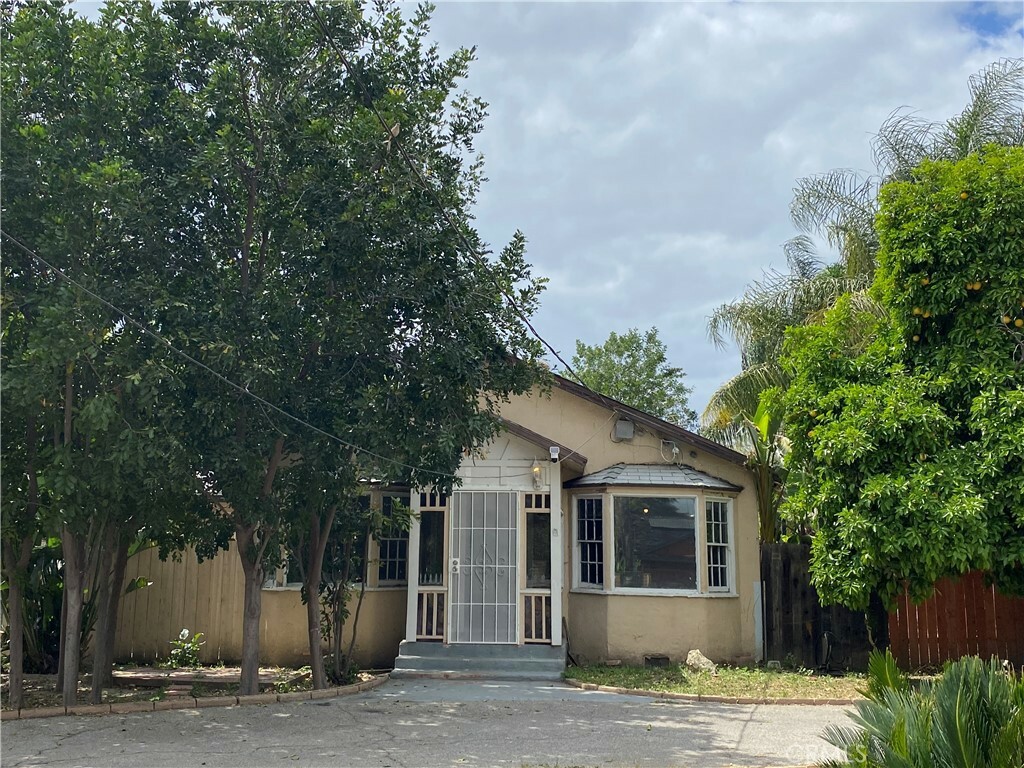 Property Photo: 9019 Noble Avenue CA 91343