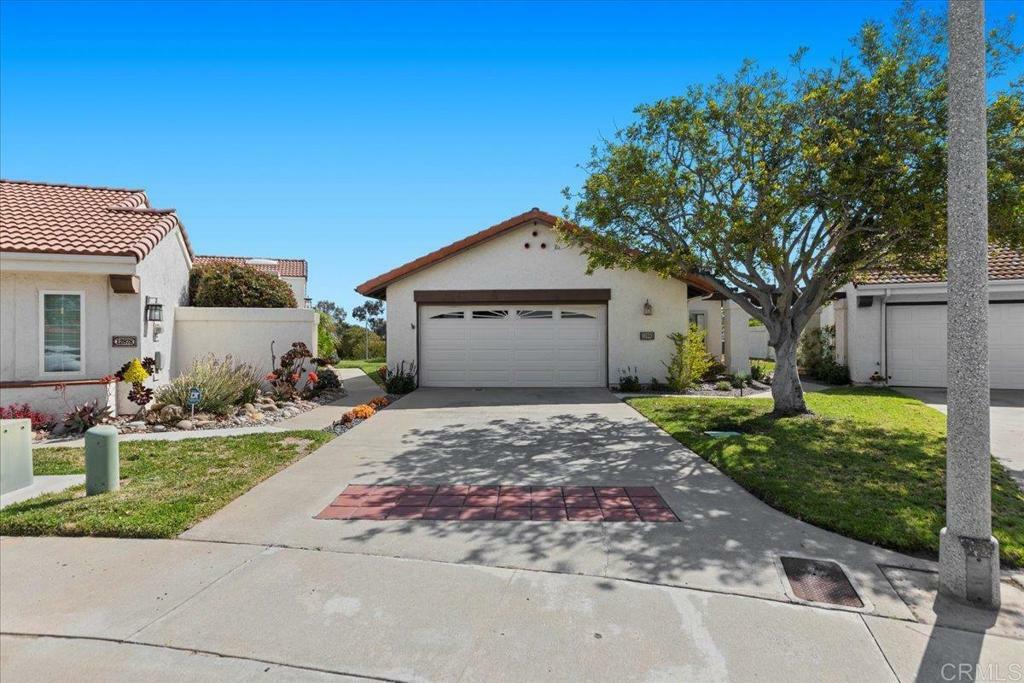 Property Photo: 12880 Circulo Dardo CA 92128