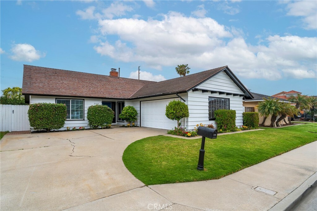 Property Photo: 21122 Amberwick Lane CA 92646