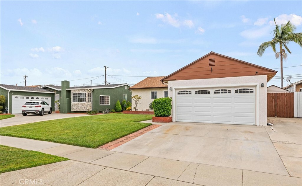 Property Photo:  5709 Carfax Avenue  CA 90713 