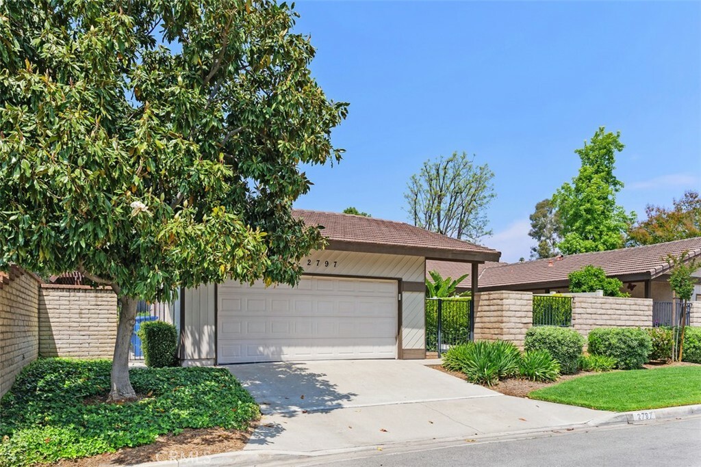 Property Photo: 2797 Persimmon Place CA 92506