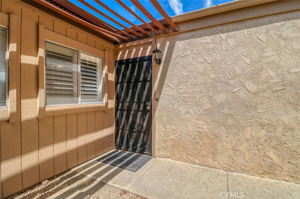 Property Photo: 616 S Santa Fe Street 7 CA 92543