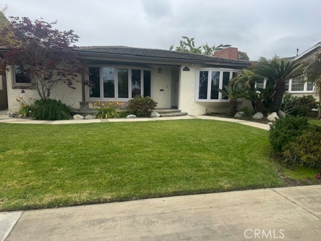 Property Photo: 1025 12th Street CA 92648