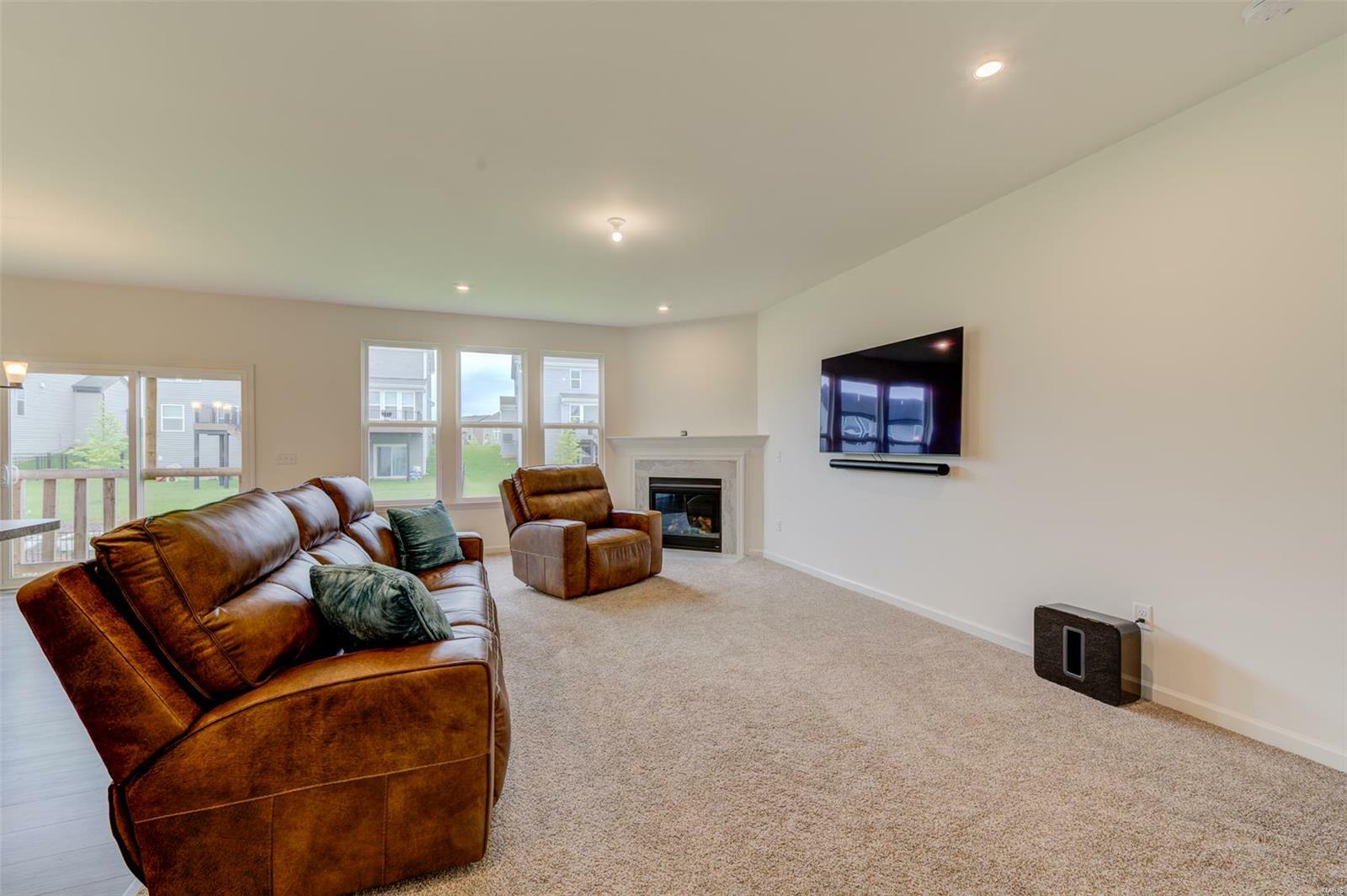 Property Photo: 327 Dalriada Boulevard MO 63368