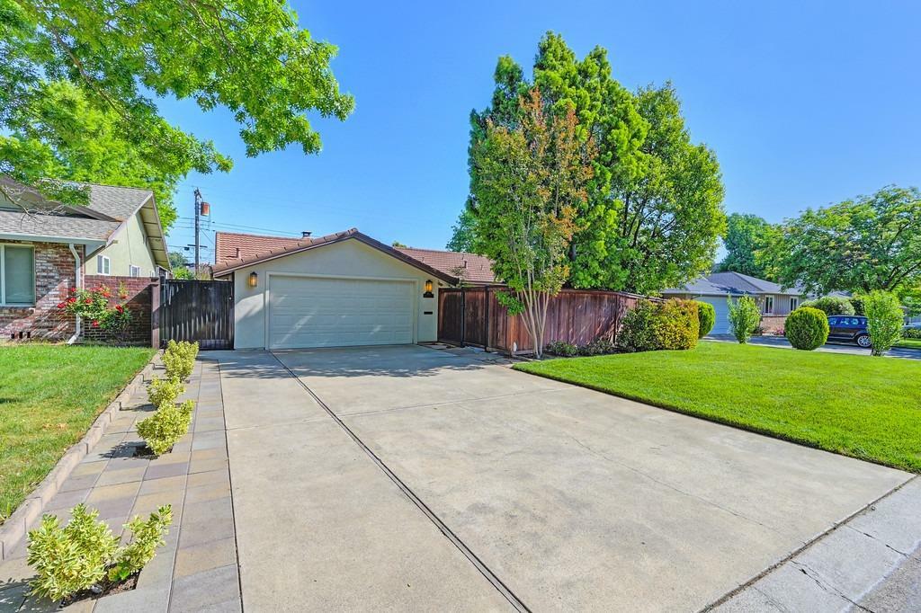 Property Photo: 3413 Chenu Avenue CA 95821
