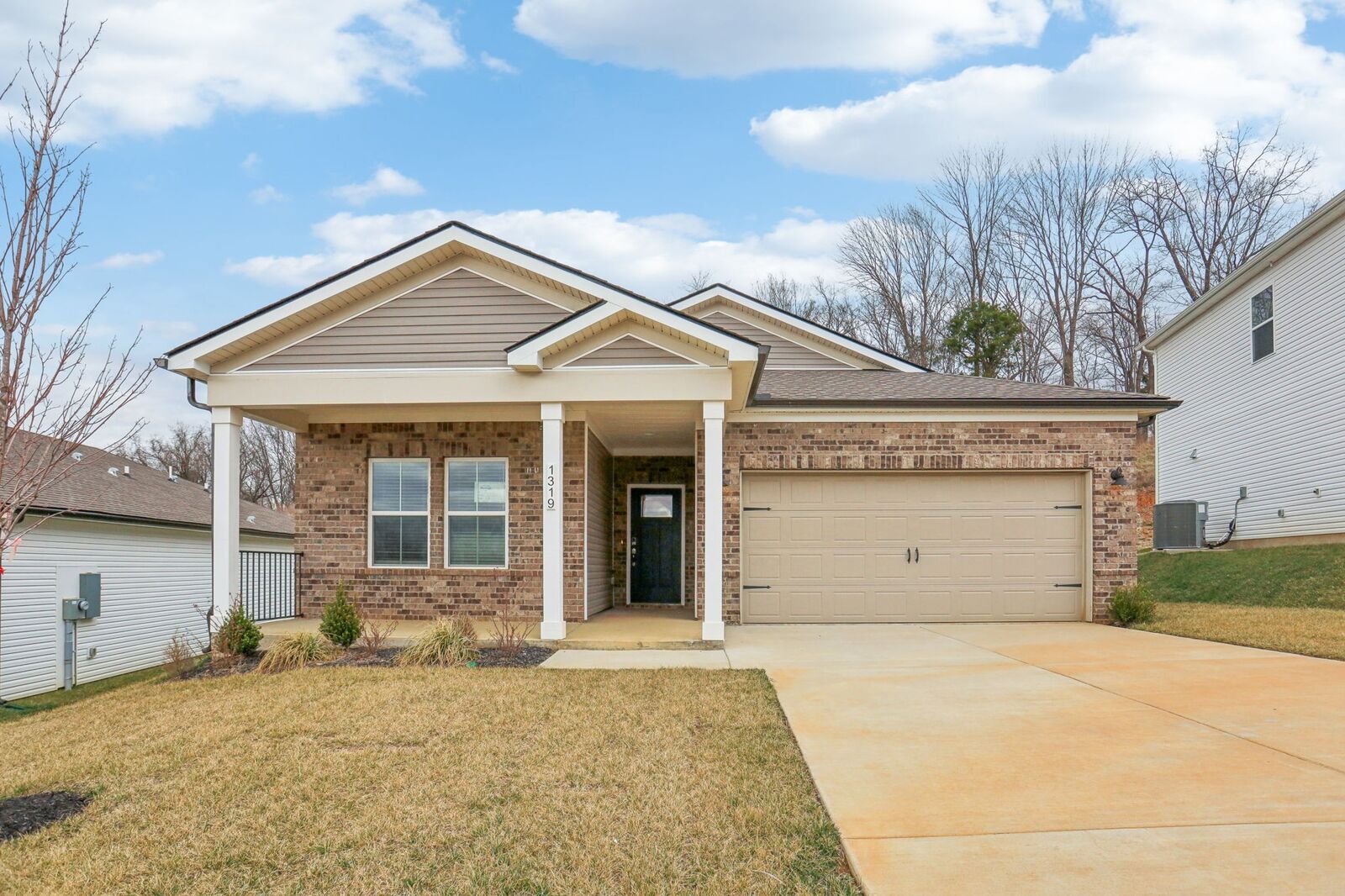 Property Photo: 1319 Bluffton Circle TN 37043