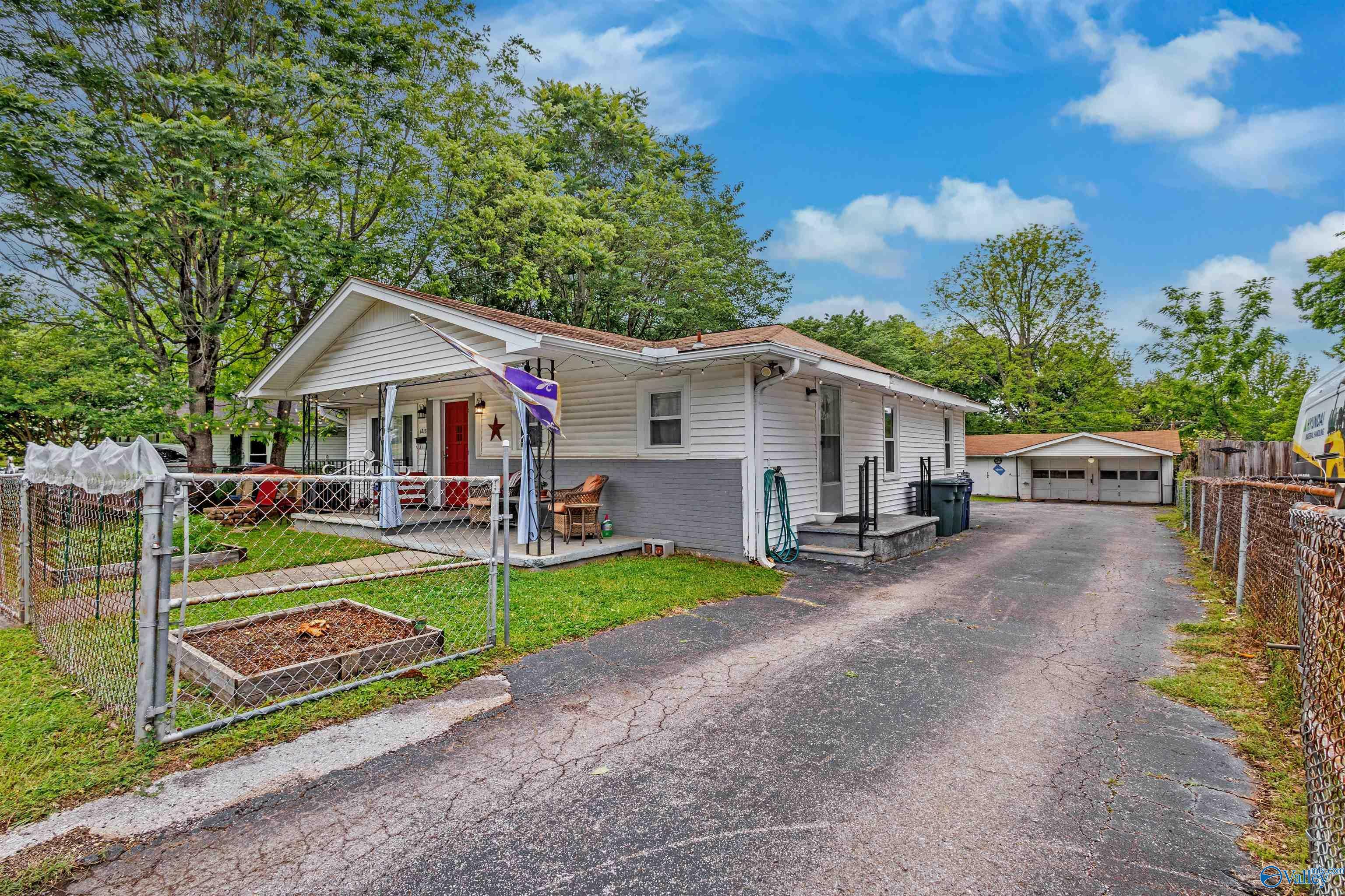 Property Photo: 1213 Humes Avenue NE AL 35801