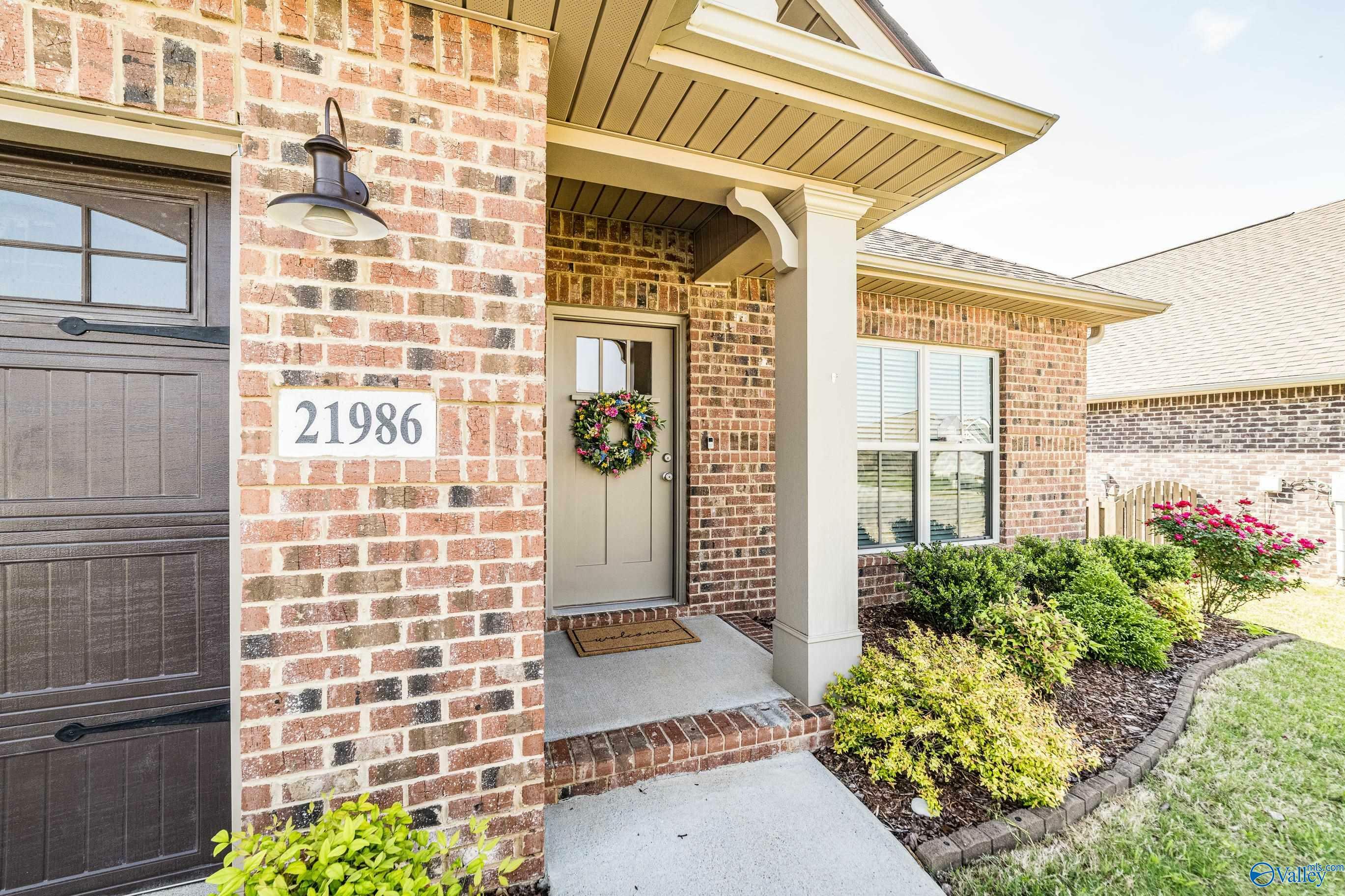 Property Photo: 21986 Natures Cove Drive AL 35613