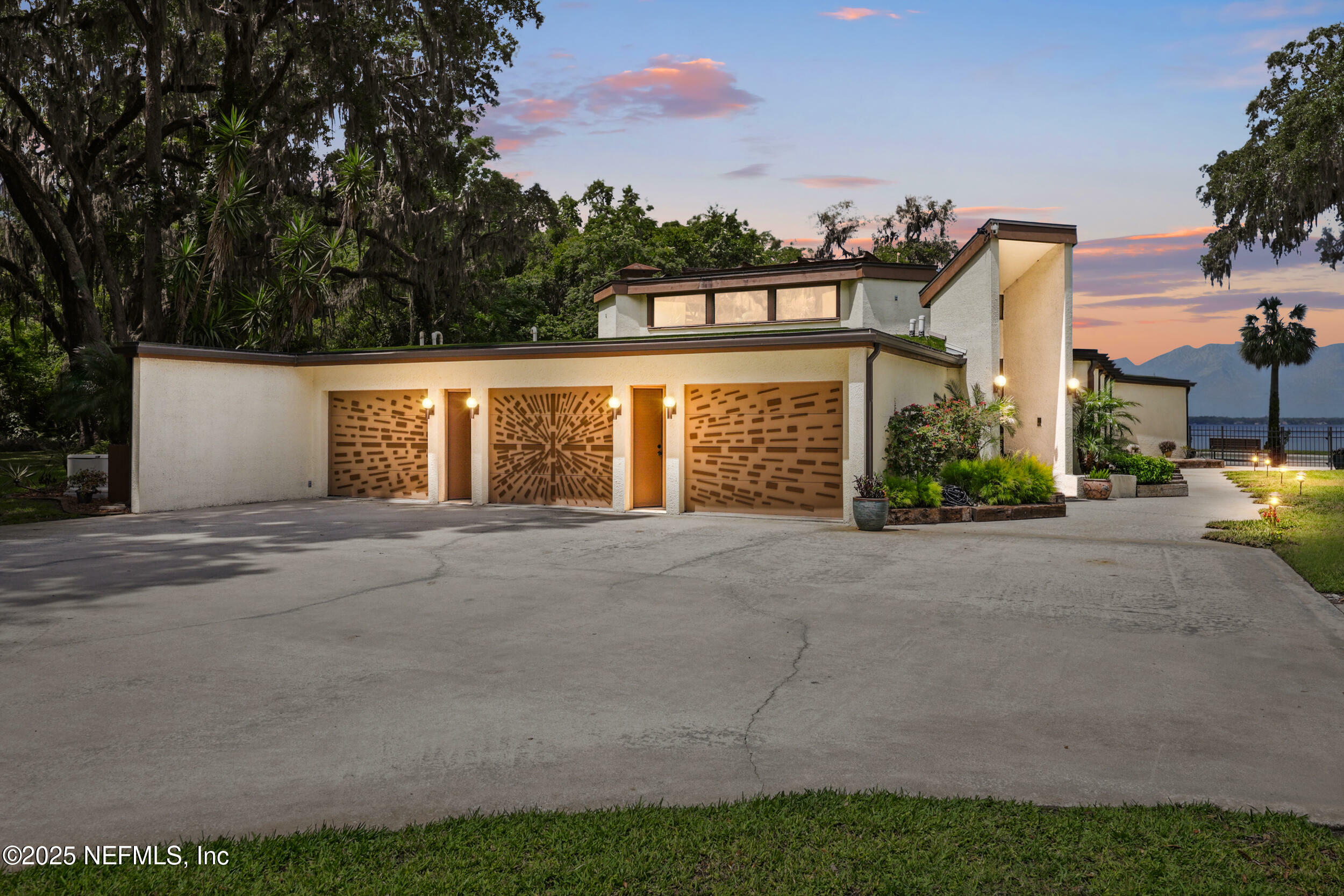 Property Photo: 705 St Moritz Court FL 32259