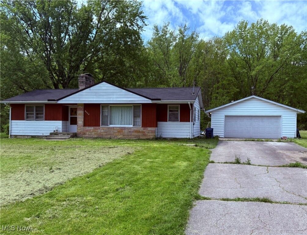 Property Photo: 2442 Ridgewood OH 44444