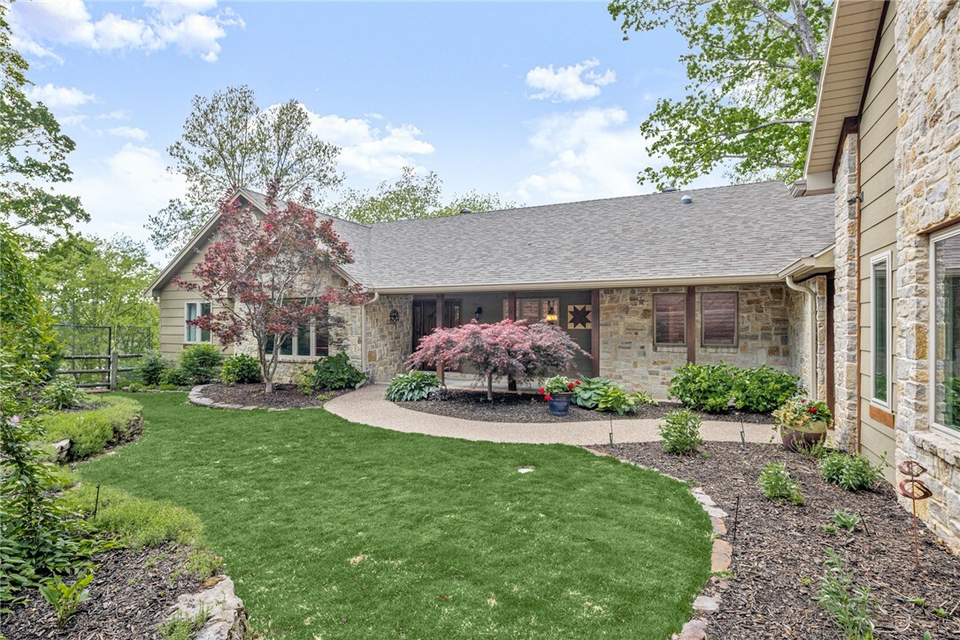Property Photo: 9431 Vail Drive AR 72756