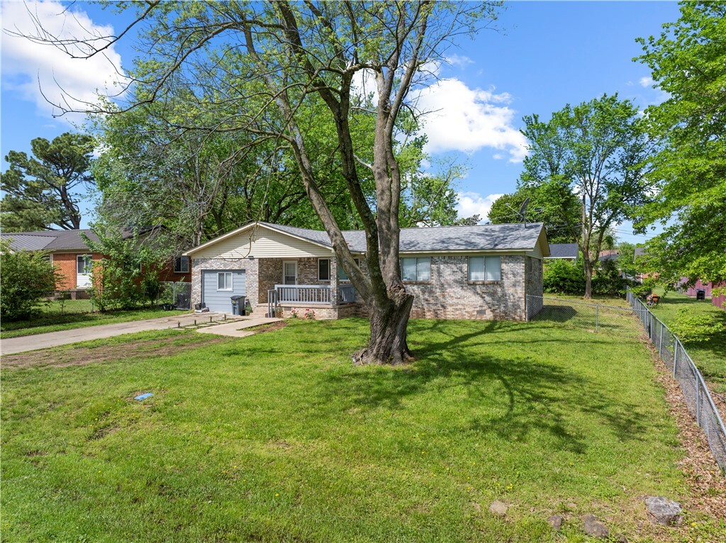 Property Photo: 1002 Easy AR 72638
